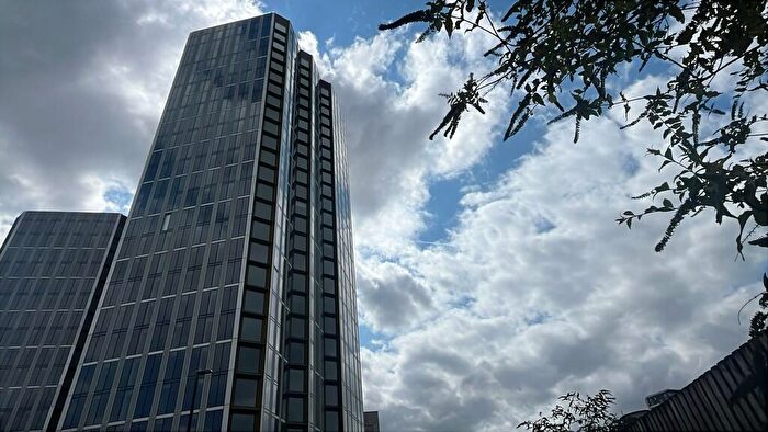 2 Bedroom Apartment To Rent In Park View, Dantzic Street, M4