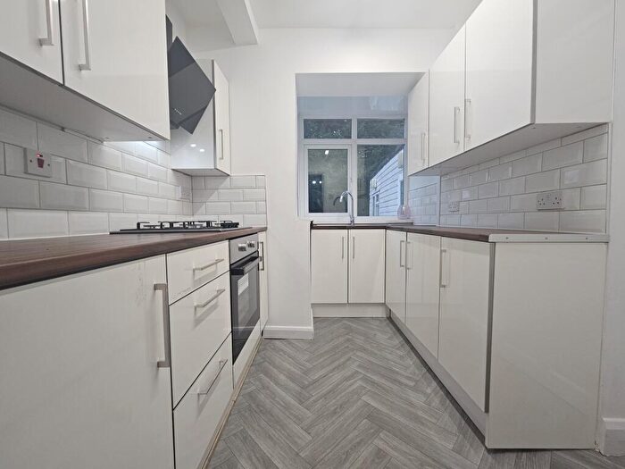 3 Bedroom House To Rent In Pendragon Road, Birmingham, B42