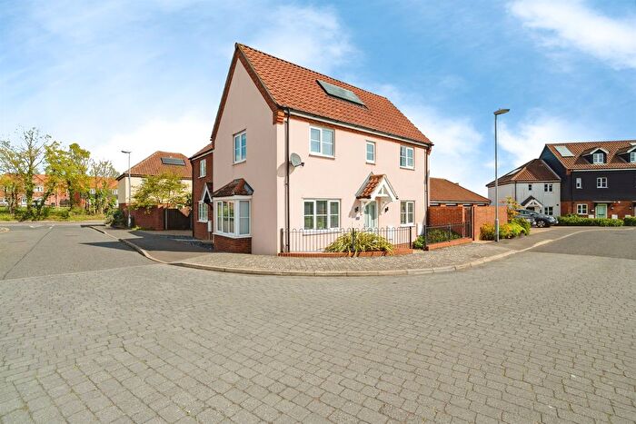 3 Bedroom Semi Detached House For Sale In Spencer Crescent, Diss, IP22