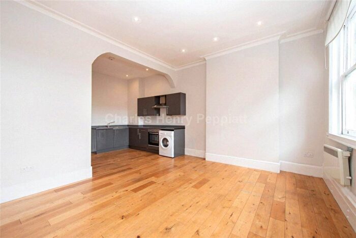2 Bedroom Flat To Rent In Chalk Farm Road, Chalk Farm, NW1