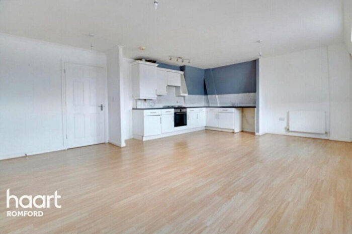2 Bedroom Apartment To Rent In South Street, Romford, RM1