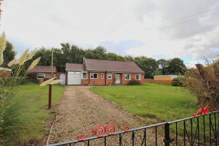 3 Bedroom Detached Bungalow For Sale In Main Street, Great Hatfield, Hull, HU11