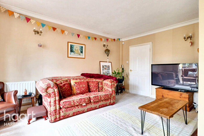 4 Bedroom Semi Detached House To Rent In Green Meadow Road, Selly Oak, B29