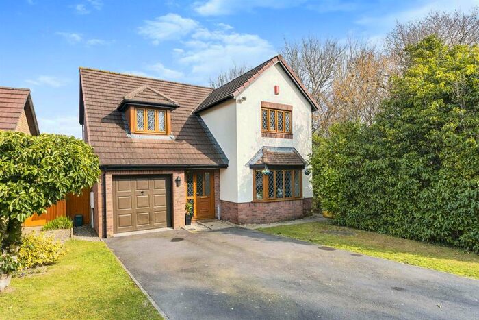 4 Bedroom Detached House For Sale In Grove Farm Road, Grovesend, Swansea, SA4