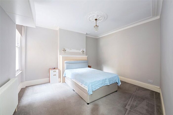 2 Bedroom Flat For Sale In Elmfield Mansions, Balham, SW17