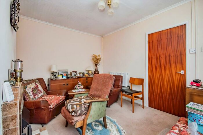 3 Bedroom End Of Terrace House For Sale In Cambrian Street, Llanelli, Carmarthenshire, SA15