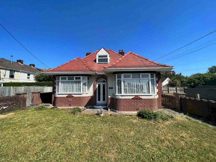2 Bedroom Bungalow To Rent In Church Rd, Burry Port, SA16