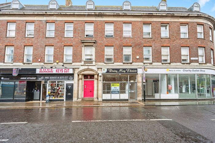 2 Bedroom Flat For Sale In Mill Street, Bedford, Bedfordshire, MK40