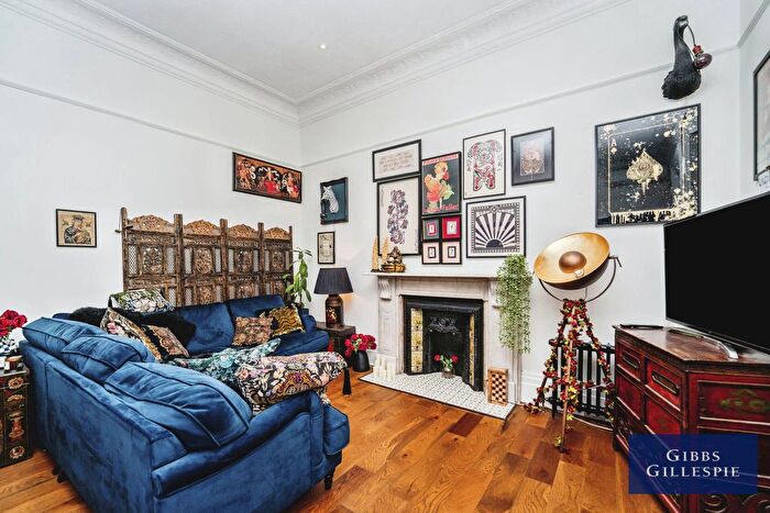 2 Bedroom Flat To Rent In London, W13