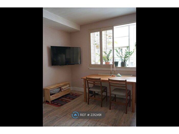 1 Bedroom Flat To Rent In Great Junction Street, Edinburgh, EH6