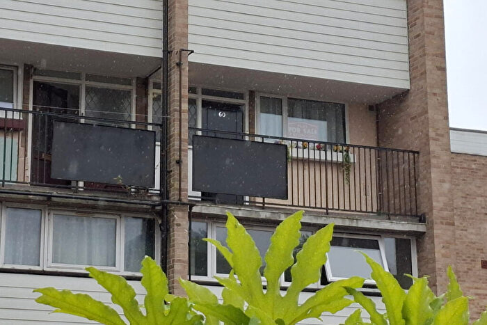 2 Bedroom Flat For Sale In Blossom Lane, Enfield, EN2