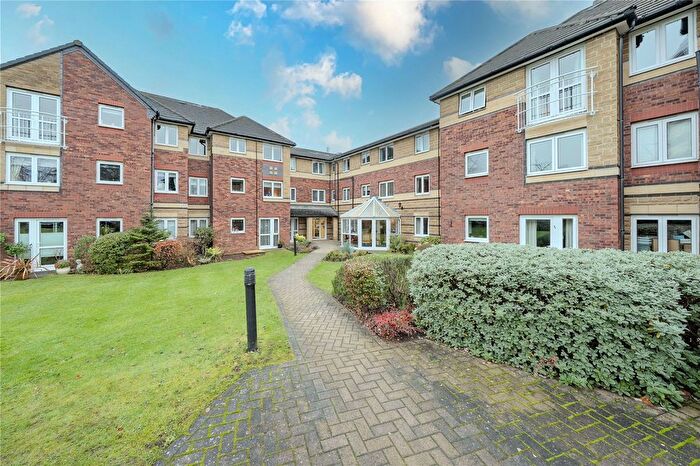 2 Bedroom Flat For Sale In Primrose Court, Primley Park View, Leeds, West Yorkshire, LS17