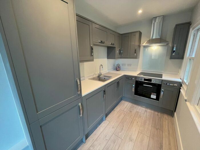 1 Bedroom Flat To Rent In A King Street, Gravesend, Kent, DA12