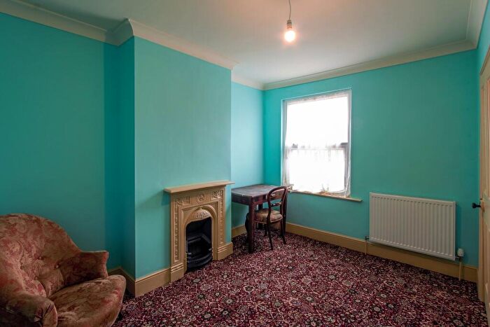 3 Bedroom End Of Terrace House For Sale In Manor Road, Yeovil, BA20