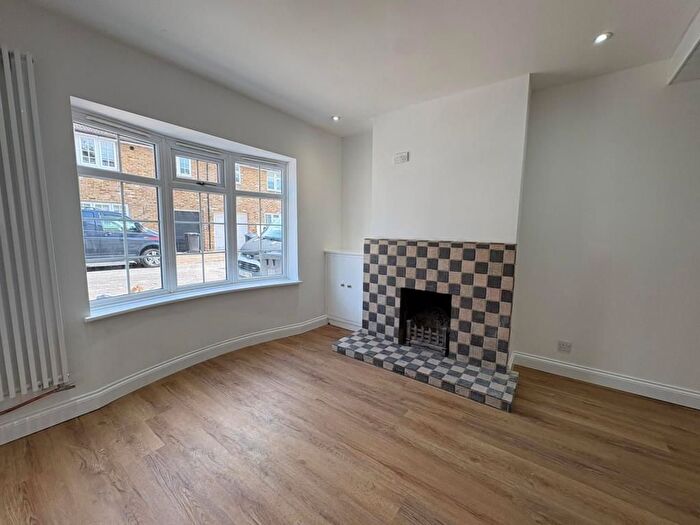 2 Bedroom Semi Detached House To Rent In Farmers Road, Staines, TW18