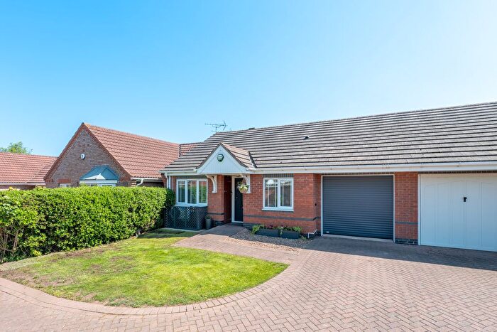 2 Bedroom Bungalow For Sale In Oakwood Mews, Worksop, S80