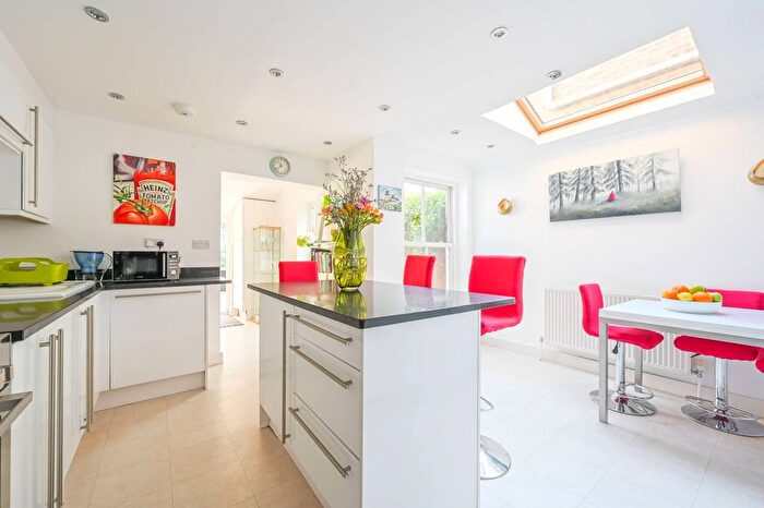 4 Bedroom Terraced House For Sale In Medway Road, Bow, London, E3