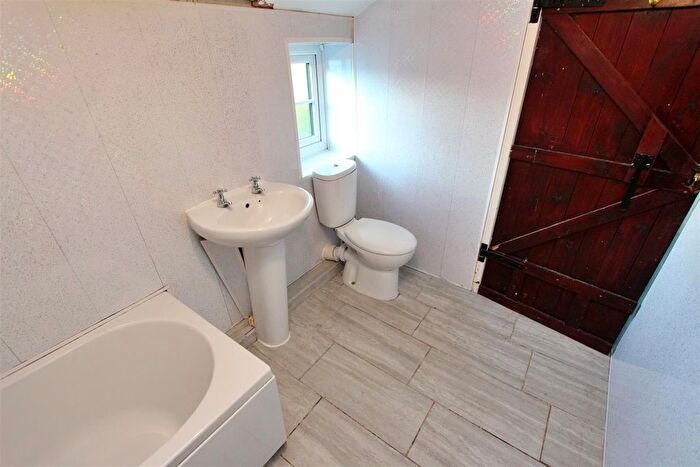 1 Bedroom Cottage For Sale In Broad Oak Lane, Staining, Blackpool, FY3