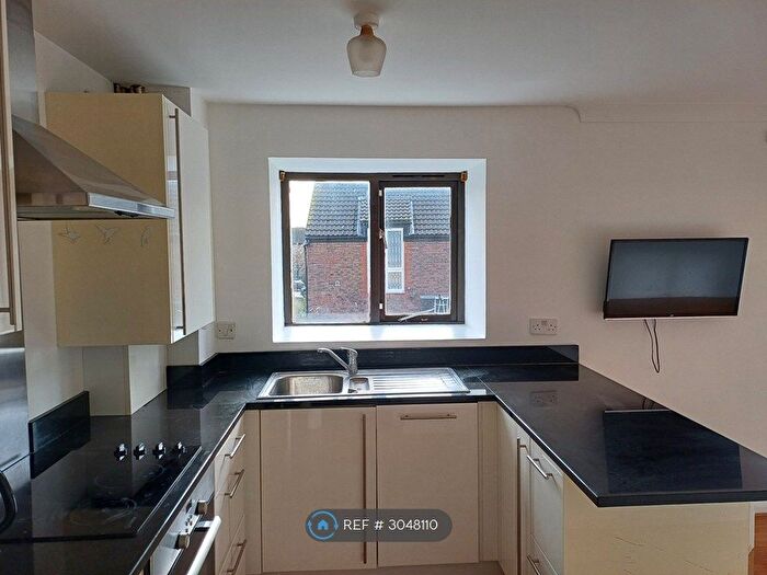 1 Bedroom Flat To Rent In Victory Way, London, SE16