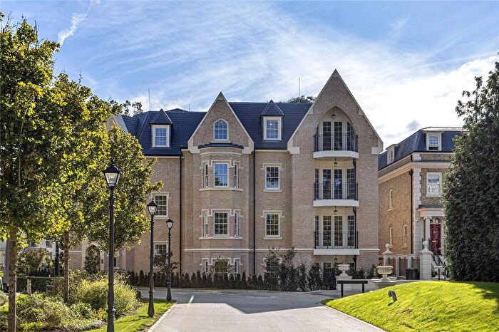 3 Bedroom Flat For Sale In The Percy, Magna Carta Park, Coopers Hill Lane, Englefield Green Egham, Surrey, TW20