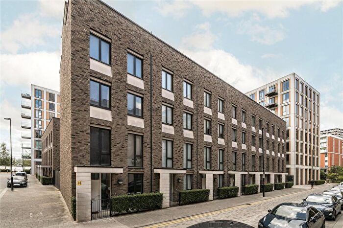 4 Bedroom Terraced House For Sale In Schooner Road, London, E16
