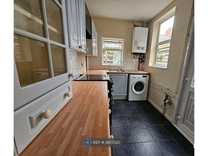 2 Bedroom Terraced House To Rent In Warwick St, Leicester, LE3
