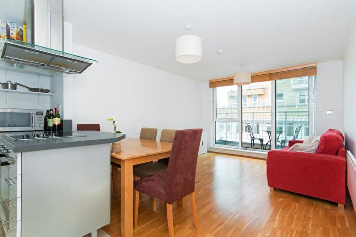 1 Bedroom Flat To Rent In Lombard Road, Battersea, London, SW11
