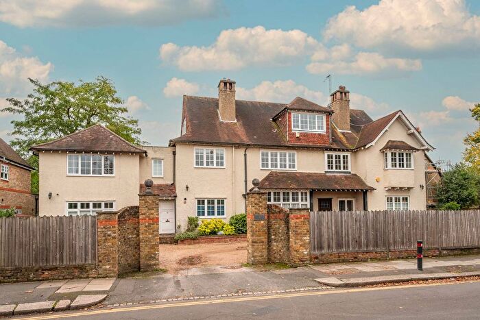 2 Bedroom Flat To Rent In Woodhayes Road, Wimbledon Village, London, SW19