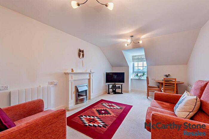 1 Bedroom Apartment For Sale In Claridge House, Church Street, Littlehampton, BN17