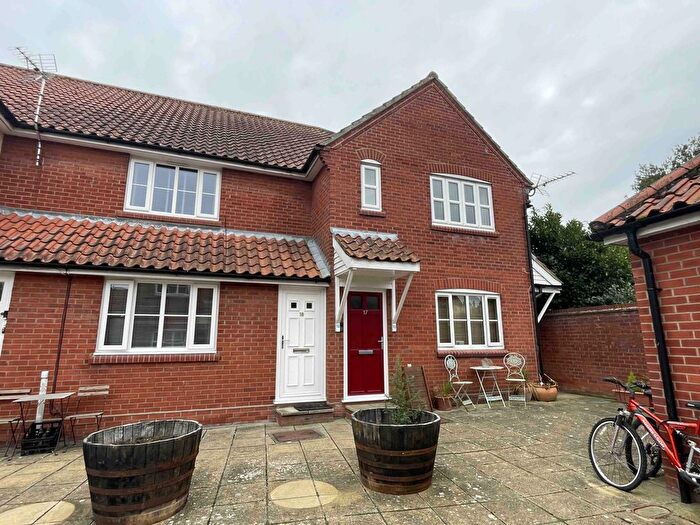 2 Bedroom Maisonette To Rent In Trinity Farm Court, Trinity Road, Manningtree, CO11