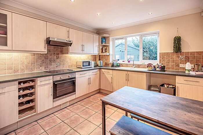 3 Bedroom Chalet For Sale In Monks Park, Milbourne, SN16