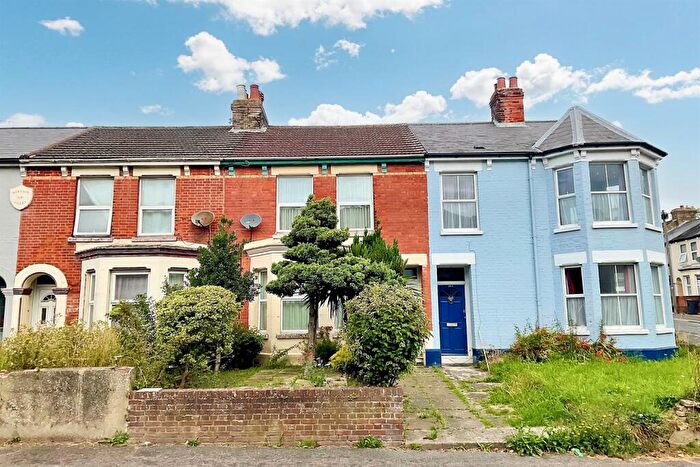 3 Bedroom Terraced House For Sale In Folkestone Road, Dover, CT17