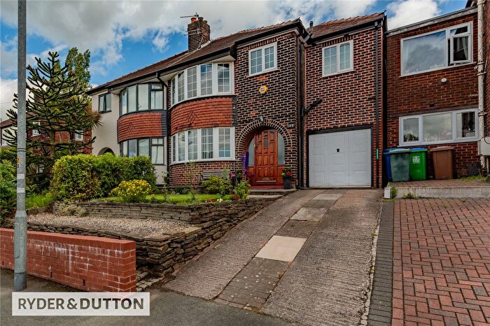 3 Bedroom Semi-Detached House For Sale In Grimshaw Lane, Middleton, Manchester, M24