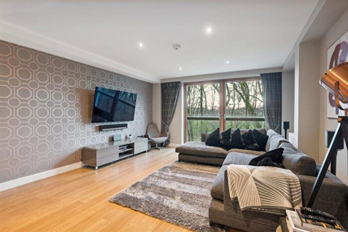 2 Bedroom Flat For Sale In /, Haggs Gate, Pollokshields, G41