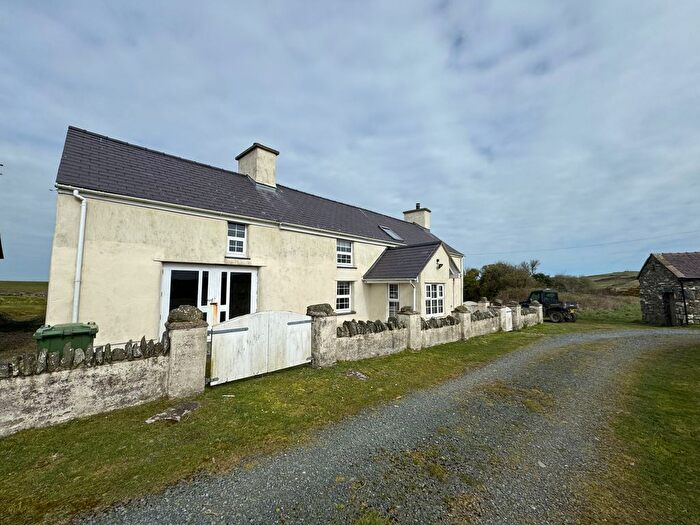 2 Bedroom Cottage To Rent In Cemaes Bay, LL67