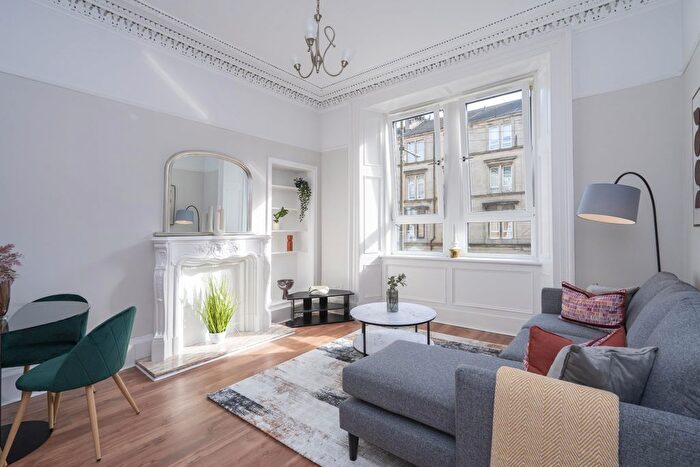 2 Bedroom Flat To Rent In Meadowpark Street, Glasgow, G31