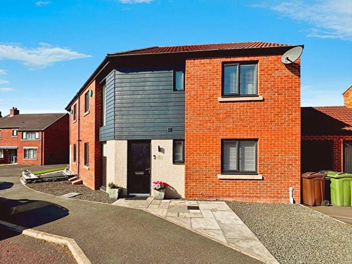 3 Bedroom Semi-Detached House For Sale In The Meadows, Wallsend, Newcastle Upon Tyne, NE28