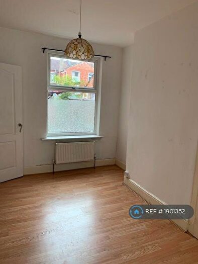 4 Bedroom Terraced House To Rent In Wycliffe Road, Northampton, NN1