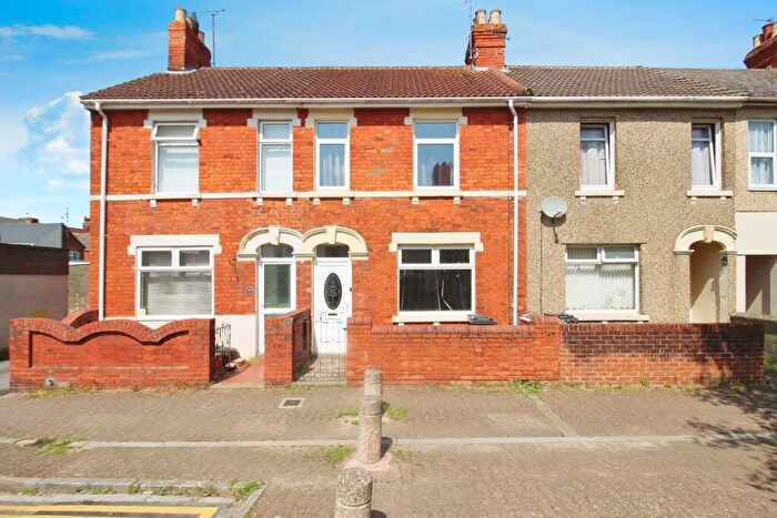 3 Bedroom Terraced House To Rent In Percy Street, Swindon, SN2