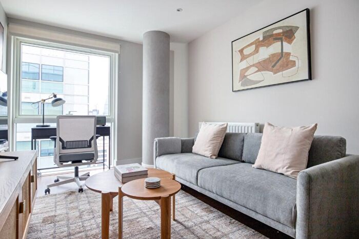 1 Bedroom Apartment To Rent In Whitechapel High Street, London, E1