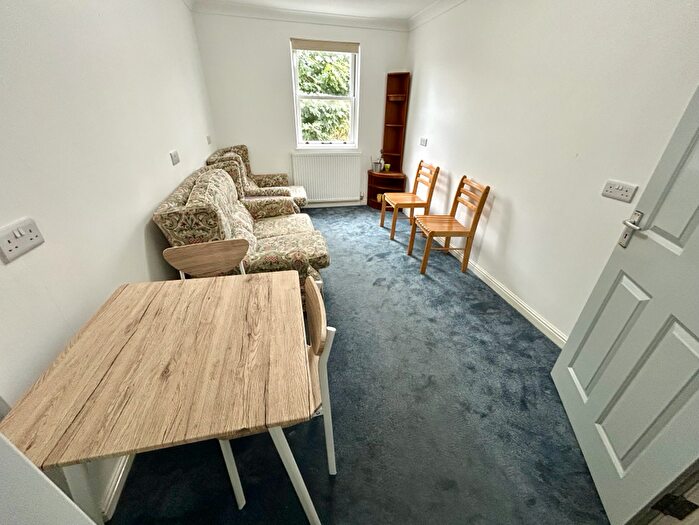 3 Bedroom Flat To Rent In Mannington Place, Bournemouth, BH2