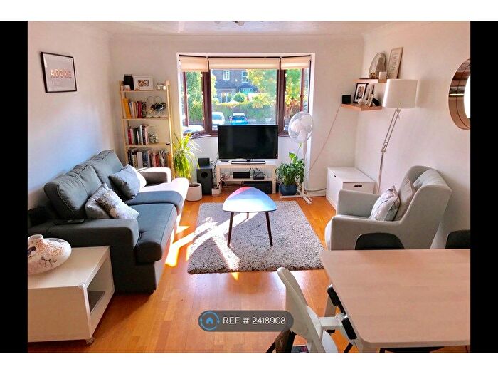2 Bedroom Flat To Rent In Mornington Road, London, E11