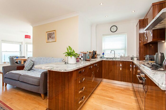 2 Bedroom Flat For Sale In Western Esplanade, Herne Bay, Kent, CT6