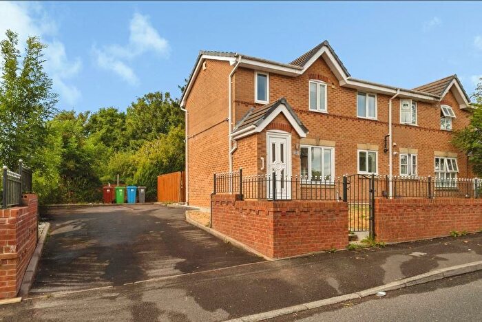 3 Bedroom End Of Terrace House To Rent In Mapledon Road, Manchester, M9