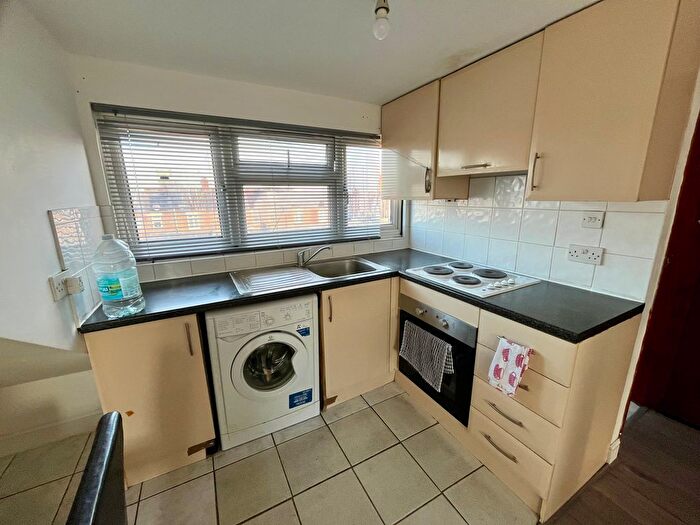 Studio To Rent In Lancaster Road, Southall, UB1