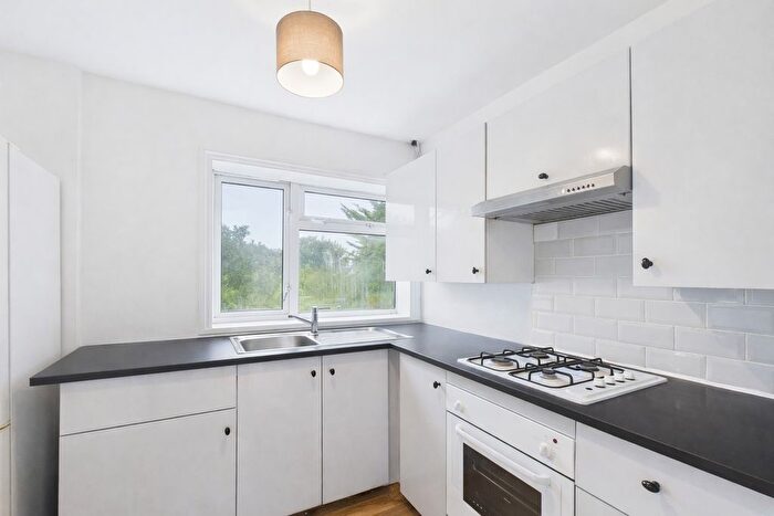 4 Bedroom End Of Terrace House To Rent In Bevendean Crescent, Brighton, BN2