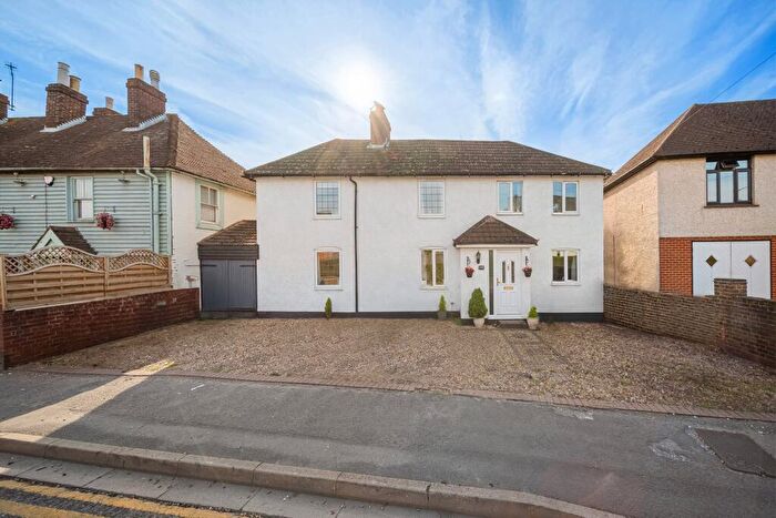 5 Bedroom Detached House For Sale In New Hythe Lane, Larkfield, Aylesford, Kent, ME20