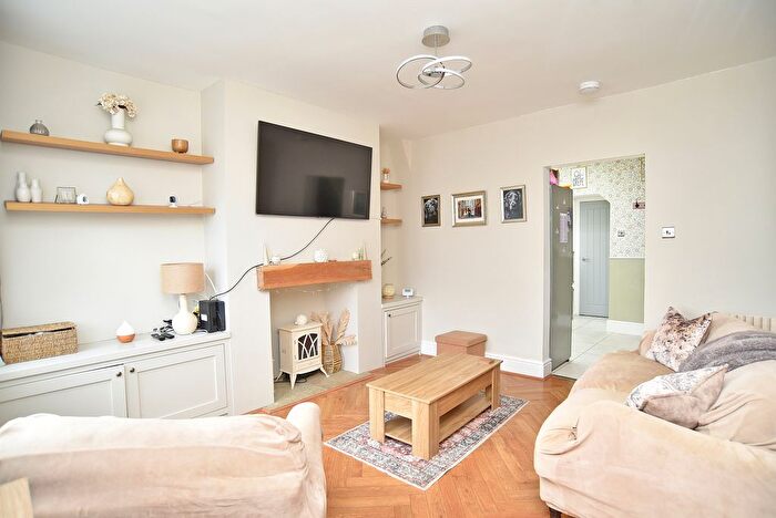 2 Bedroom Terraced House For Sale In Ashfield Road, Harrogate, HG1