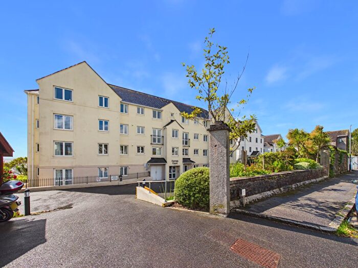 2 Bedroom Flat For Sale In Emslie Road, Falmouth, TR11