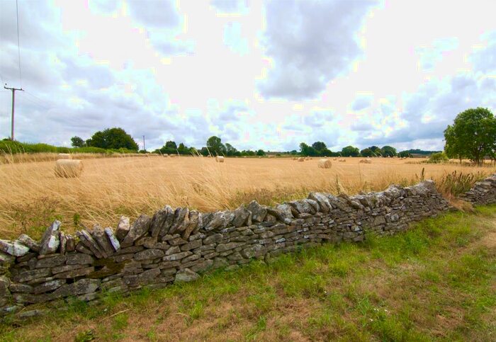 3 Bedroom Semi-Detached House To Rent In Oxfordshire, OX7